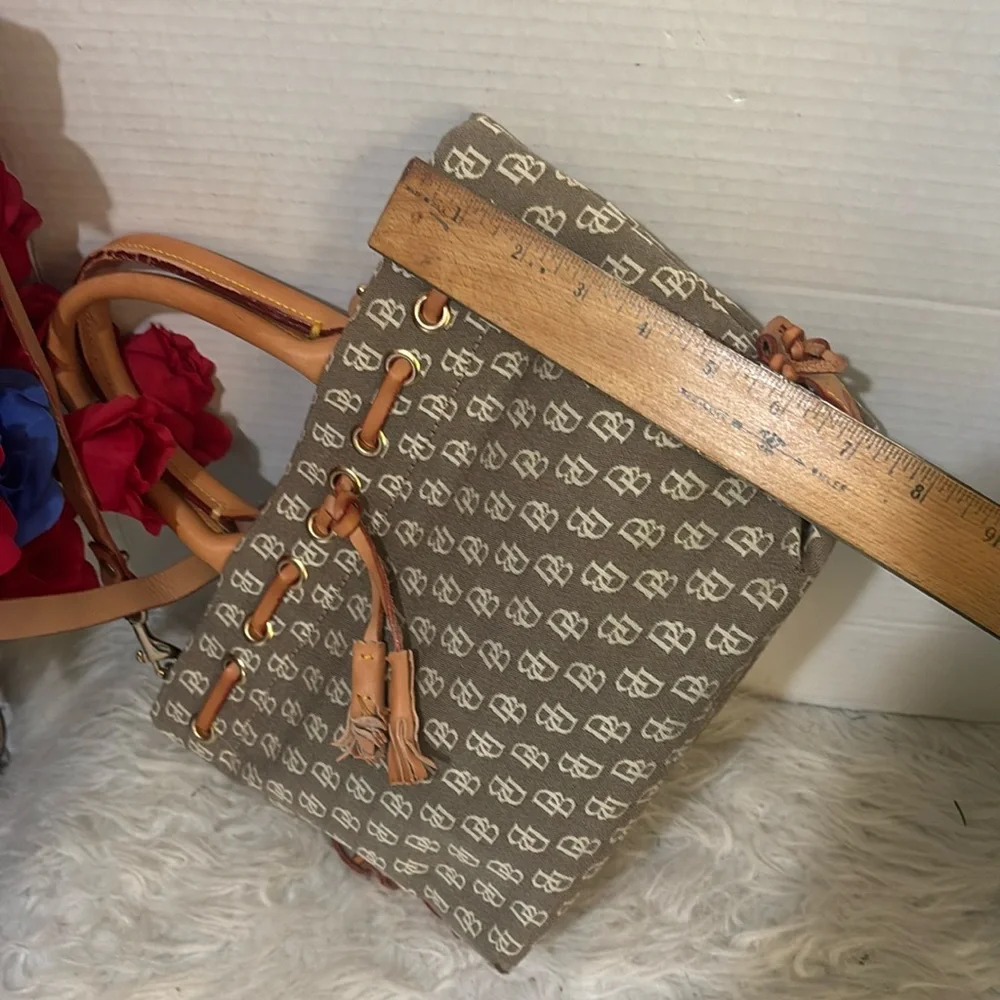 DOONEY & BOURKE Signature Bag